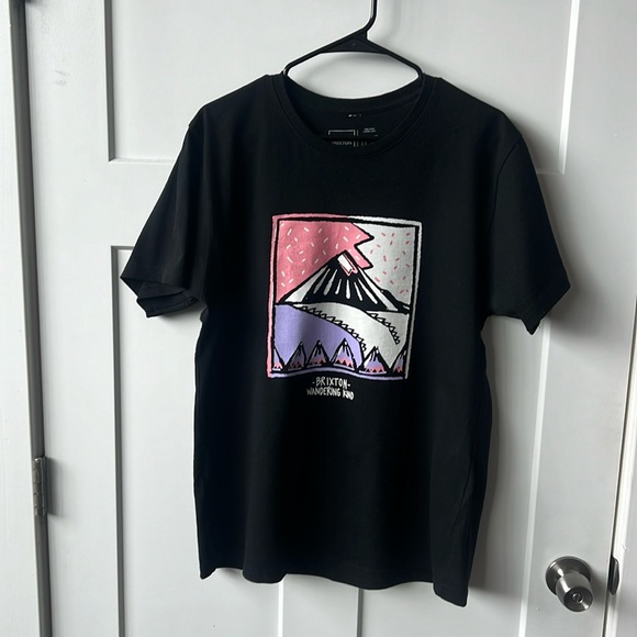 Brixton Black Tee Shirt with Mountain Design on Front - Picture 1 of 4